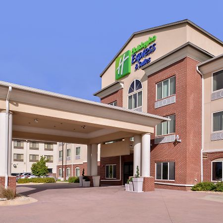 Holiday Inn Express & Suites Emporia Northwest By Ihg Exteriör bild