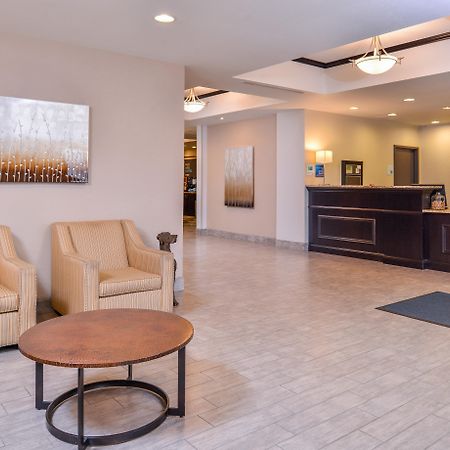 Holiday Inn Express & Suites Emporia Northwest By Ihg Exteriör bild