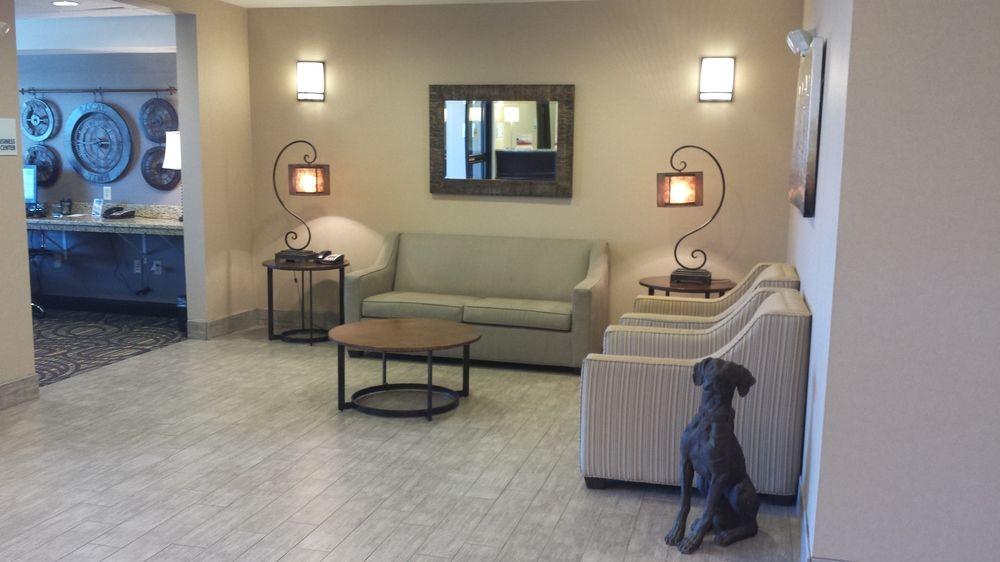 Holiday Inn Express & Suites Emporia Northwest By Ihg Exteriör bild