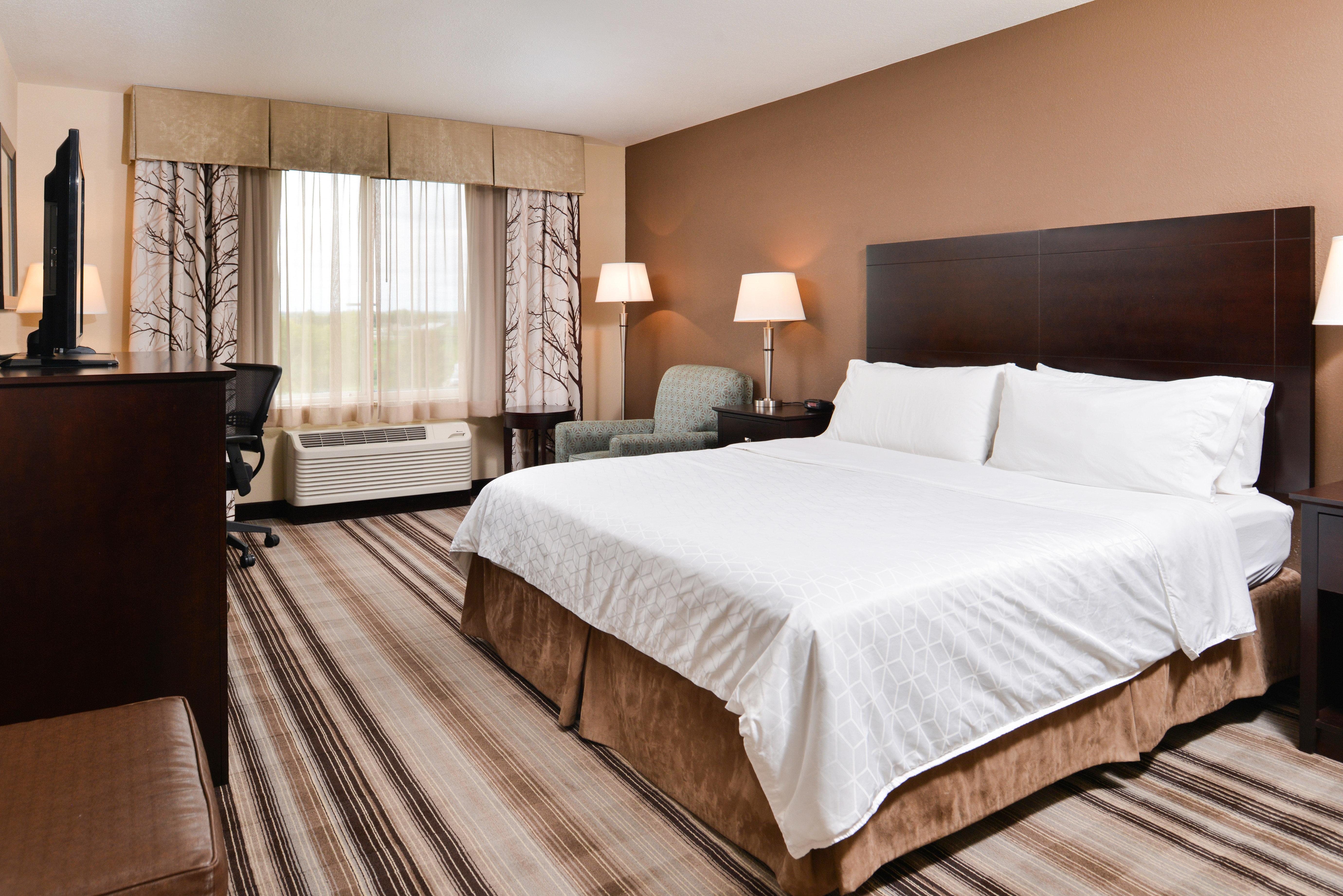 Holiday Inn Express & Suites Emporia Northwest By Ihg Exteriör bild