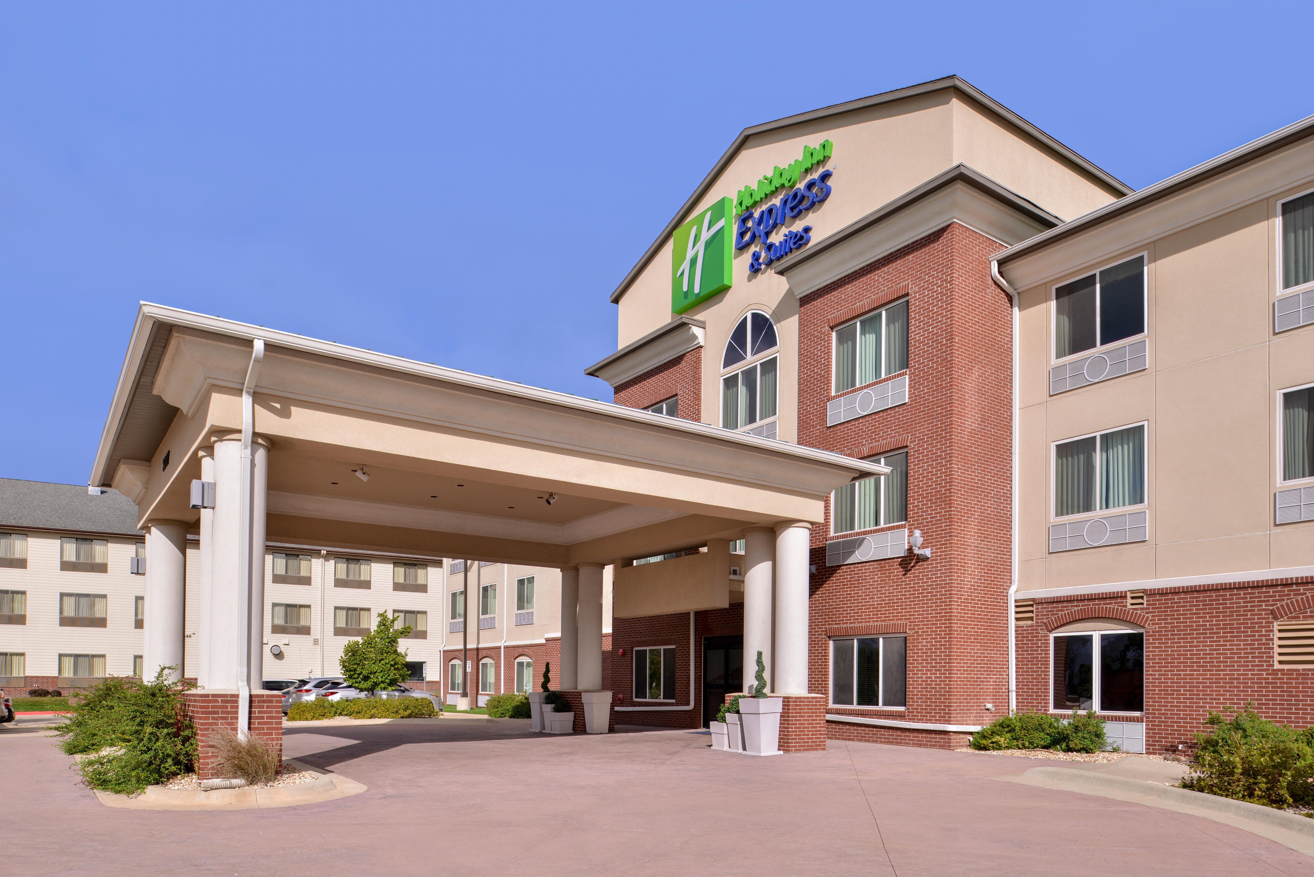 Holiday Inn Express & Suites Emporia Northwest By Ihg Exteriör bild
