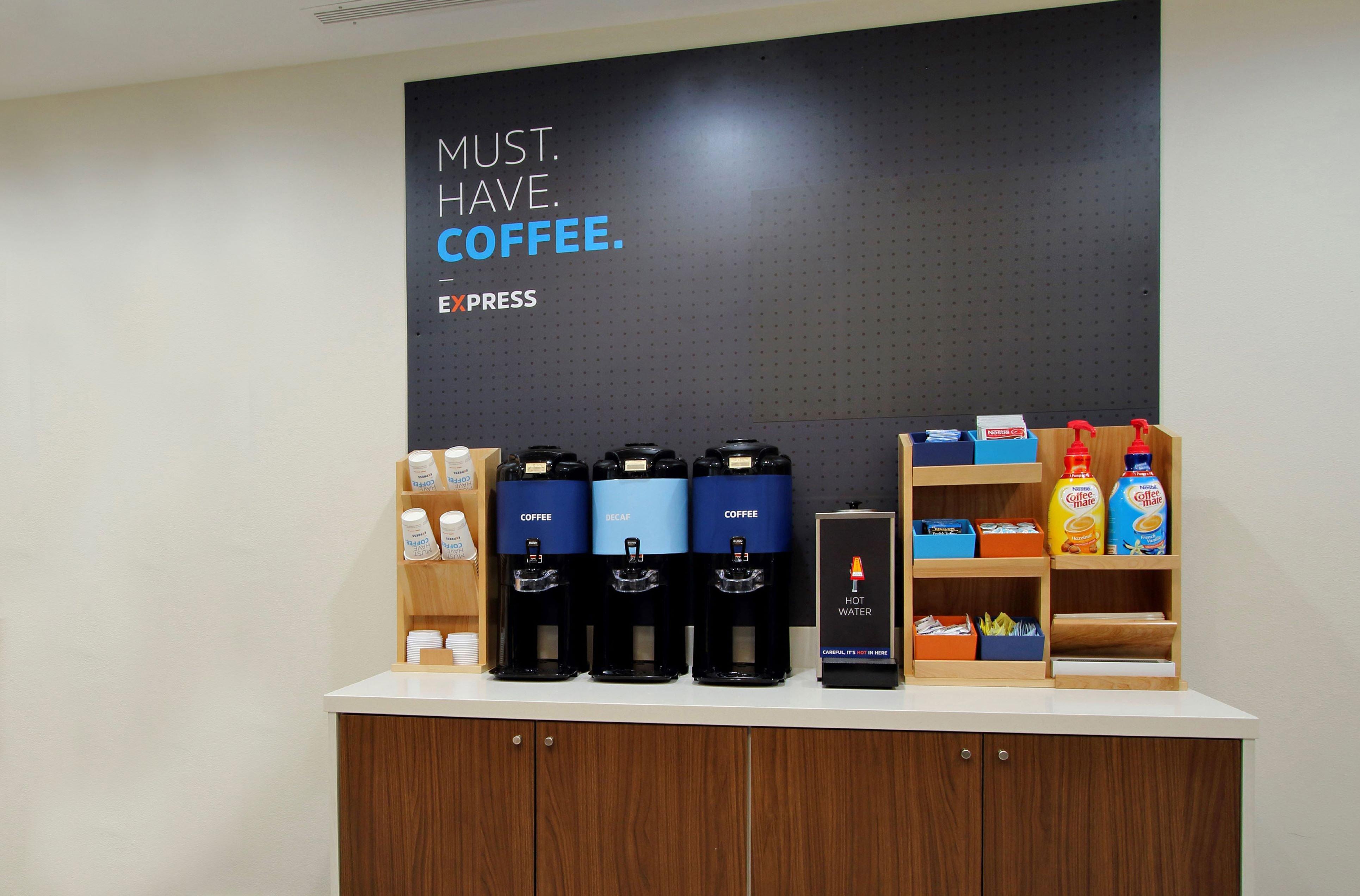 Holiday Inn Express & Suites Emporia Northwest By Ihg Exteriör bild