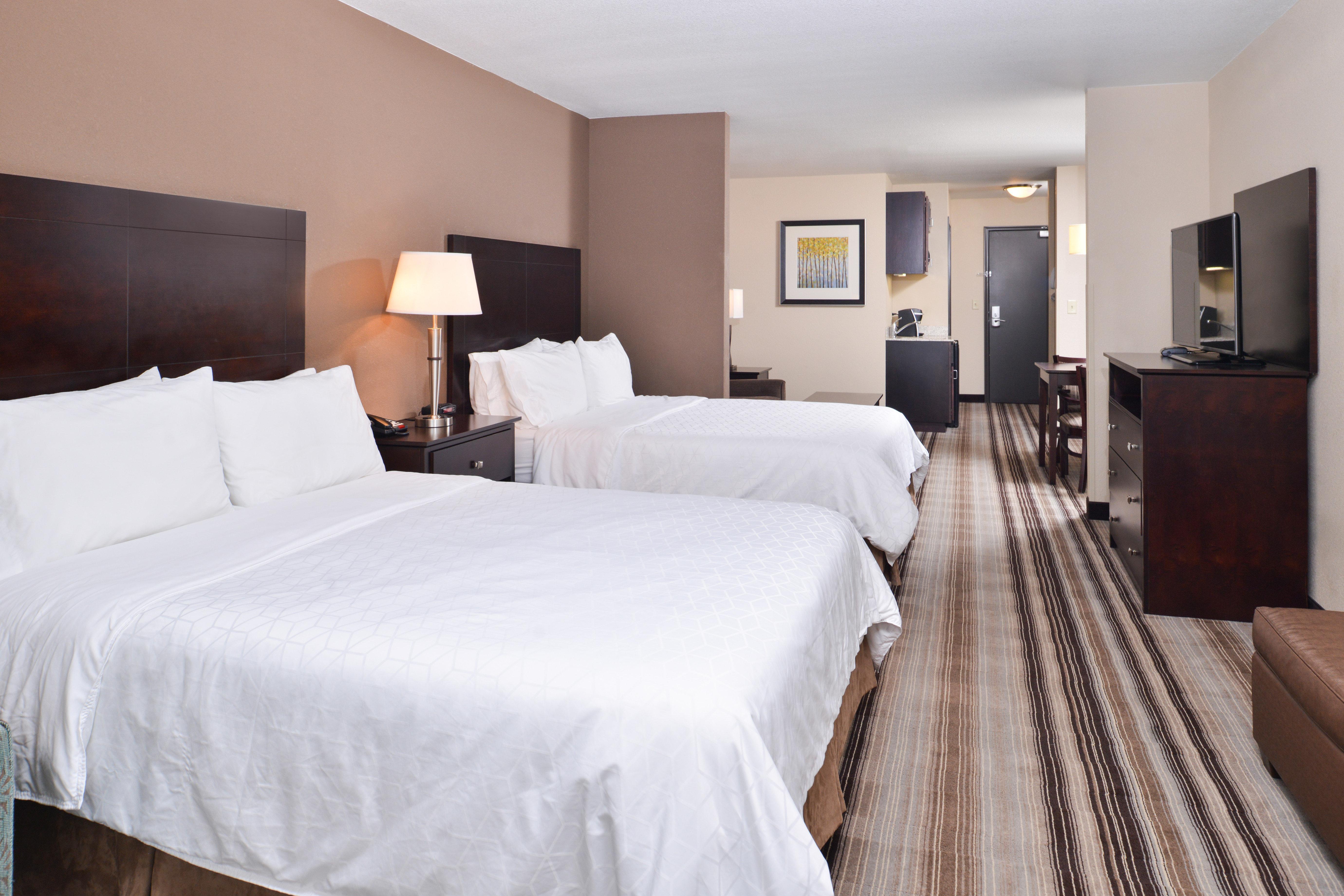Holiday Inn Express & Suites Emporia Northwest By Ihg Exteriör bild