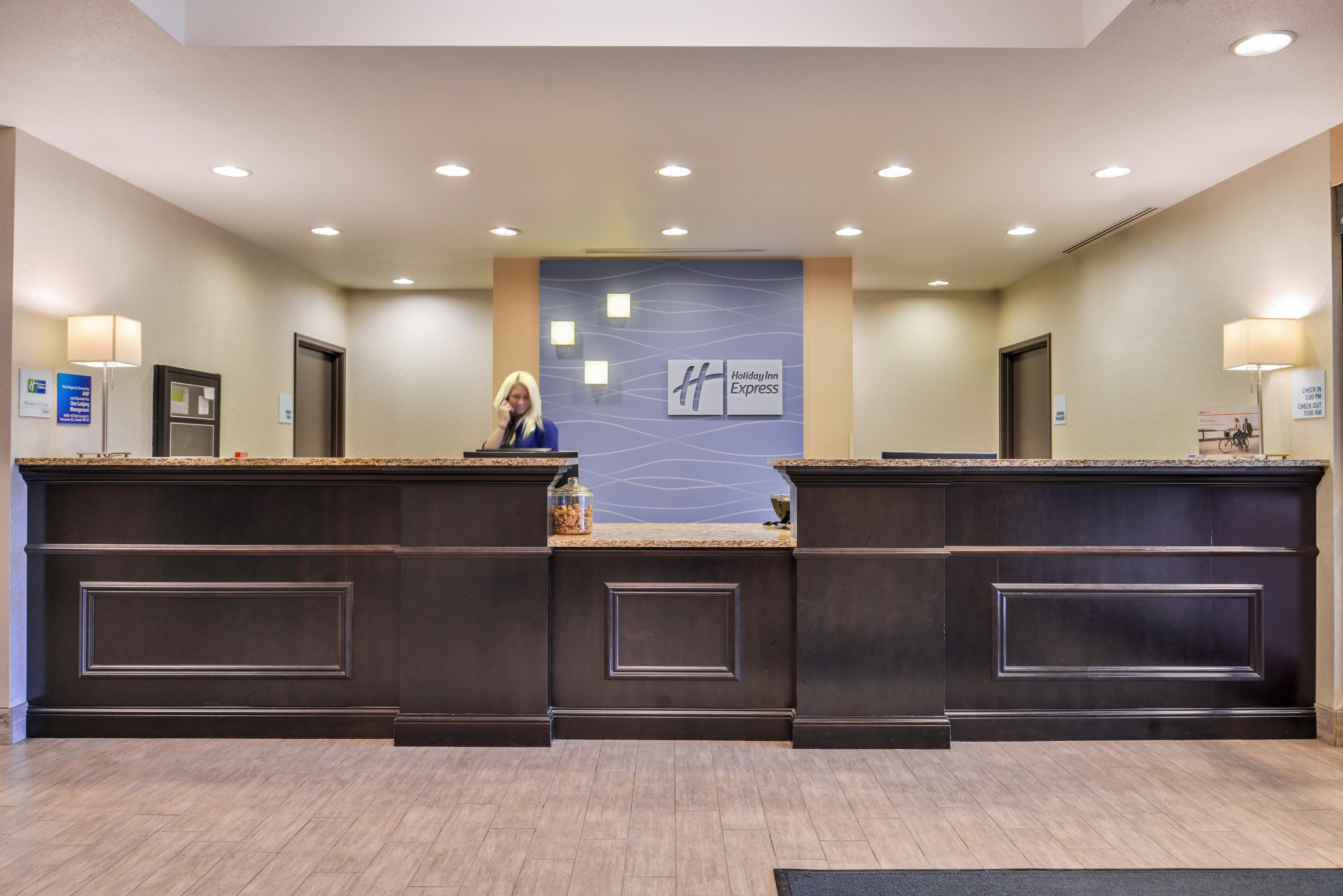 Holiday Inn Express & Suites Emporia Northwest By Ihg Exteriör bild