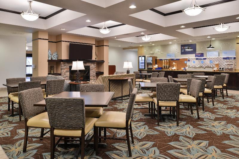 Holiday Inn Express & Suites Emporia Northwest By Ihg Exteriör bild